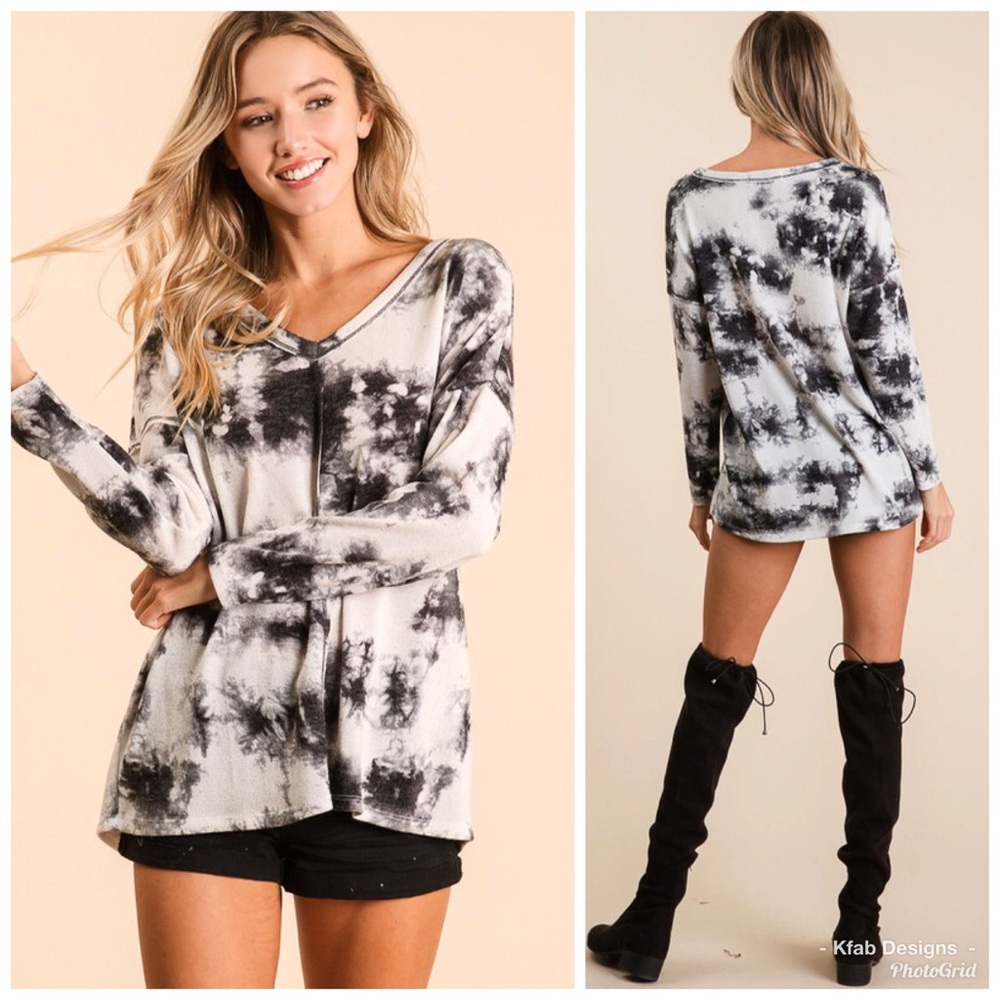 ❤️LAST Tie Dye Brushed V Neck Top wStitch Contrast - Picture 5 of 8